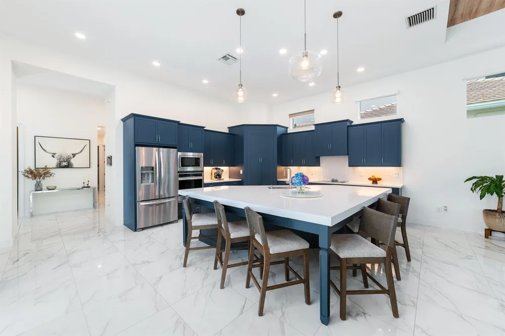 4560 ESTATES CIRCLE 