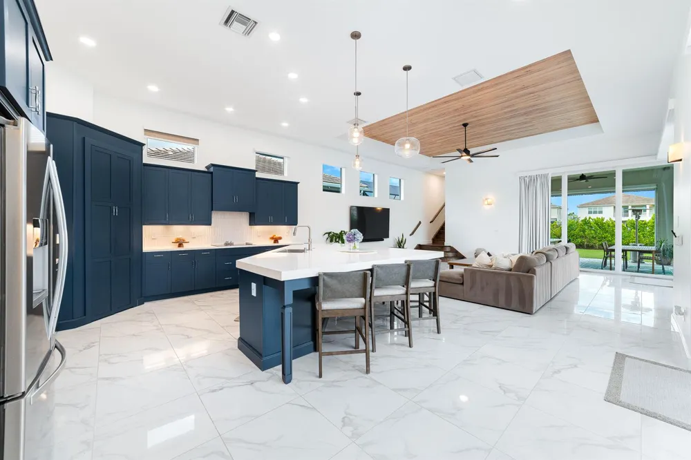 4560 ESTATES CIRCLE 