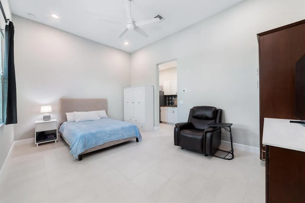 4560 ESTATES CIRCLE 