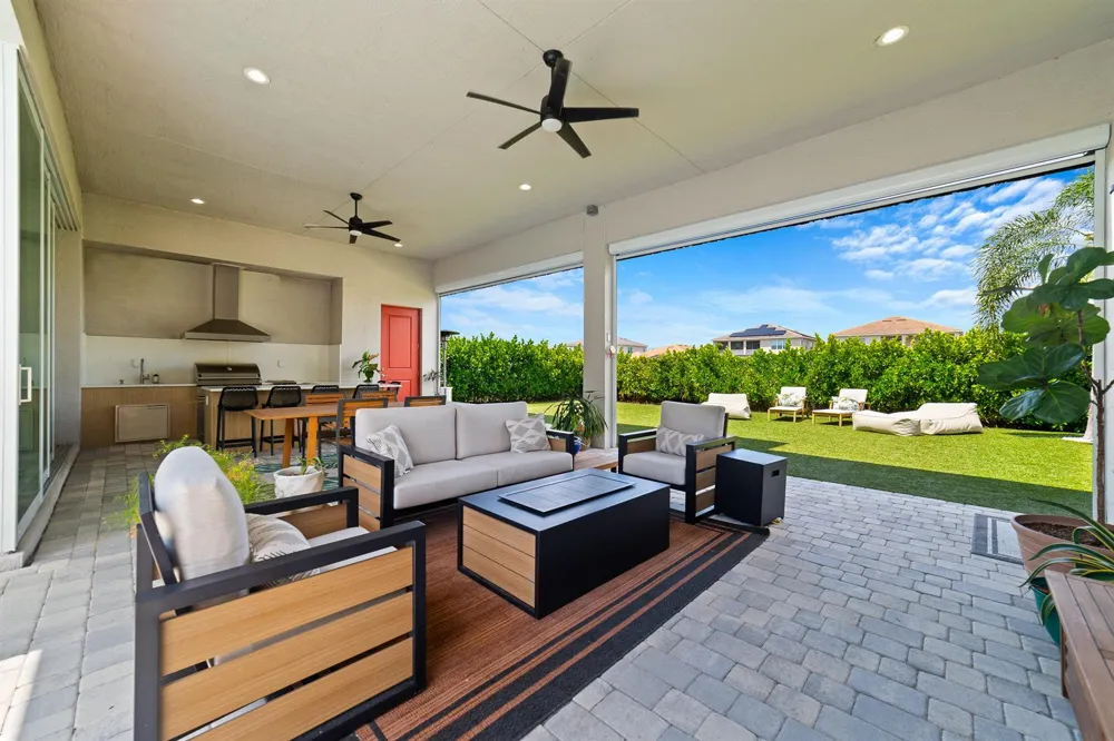 4560 ESTATES CIRCLE 