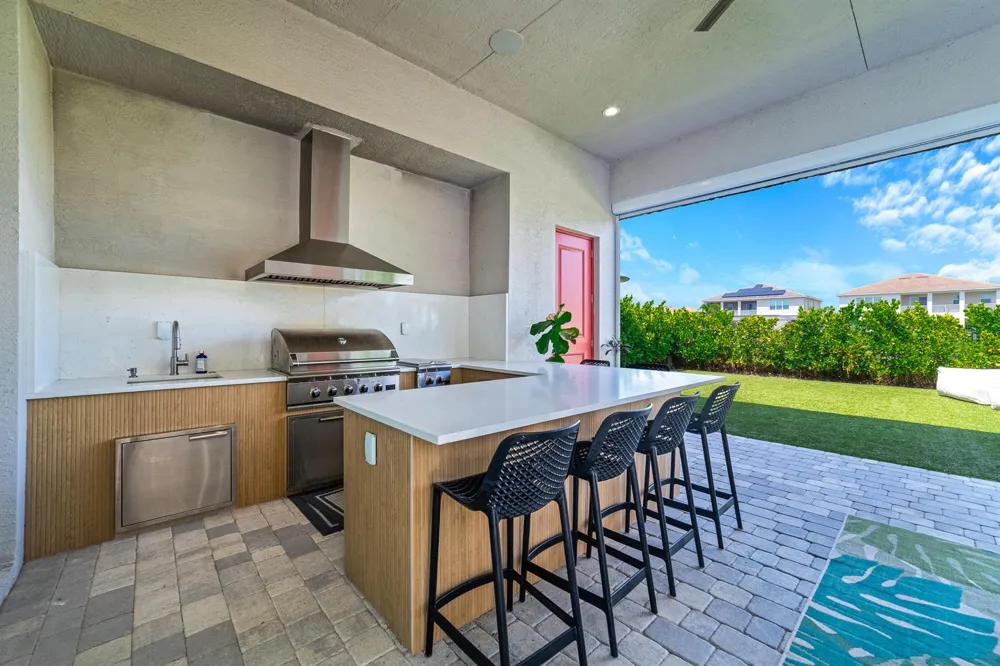 4560 ESTATES CIRCLE 