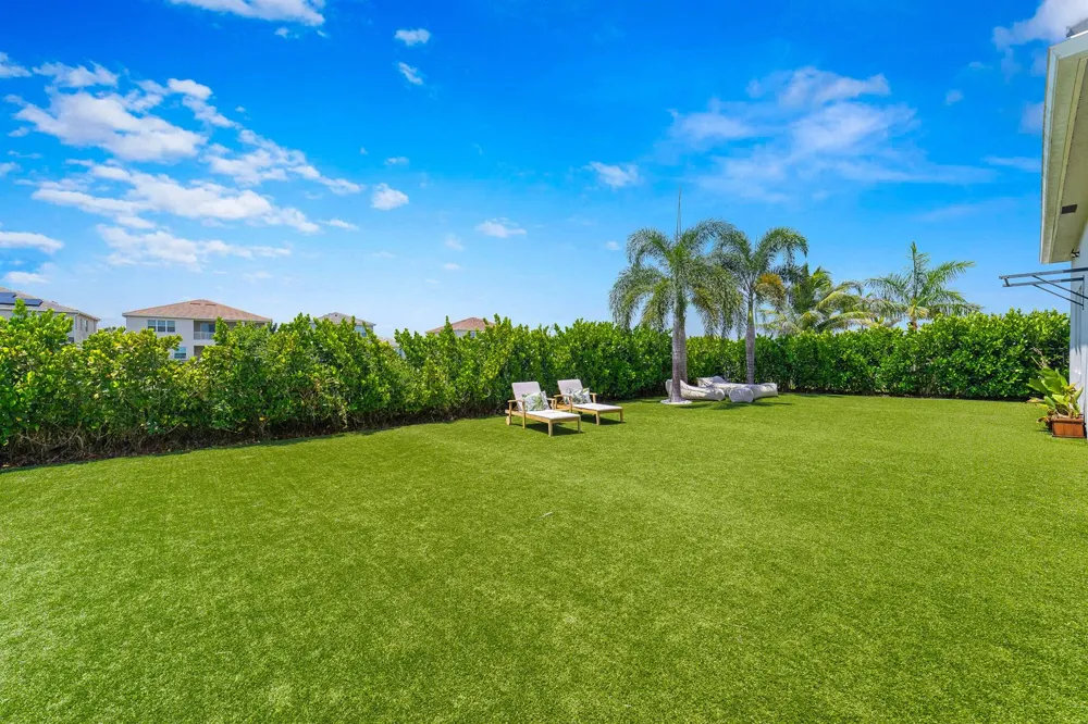4560 ESTATES CIRCLE 
