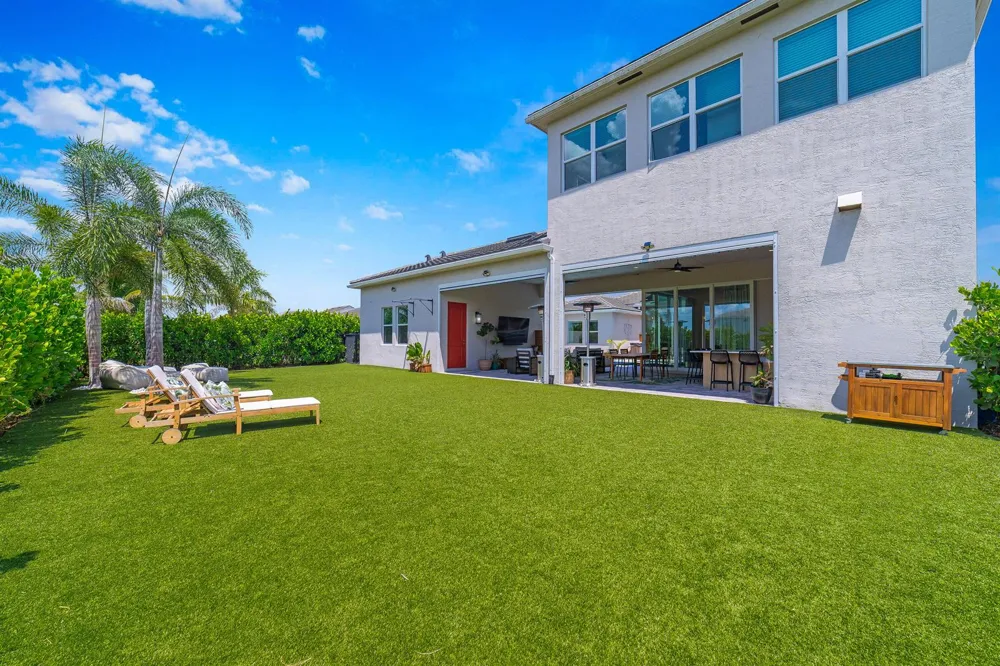 4560 ESTATES CIRCLE 
