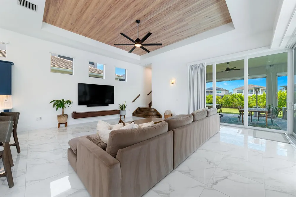 4560 ESTATES CIRCLE 