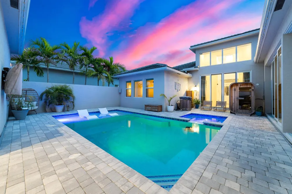 4560 ESTATES CIRCLE 