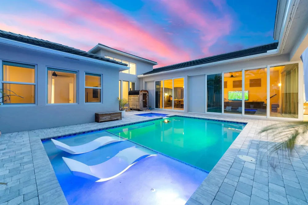 4560 ESTATES CIRCLE 