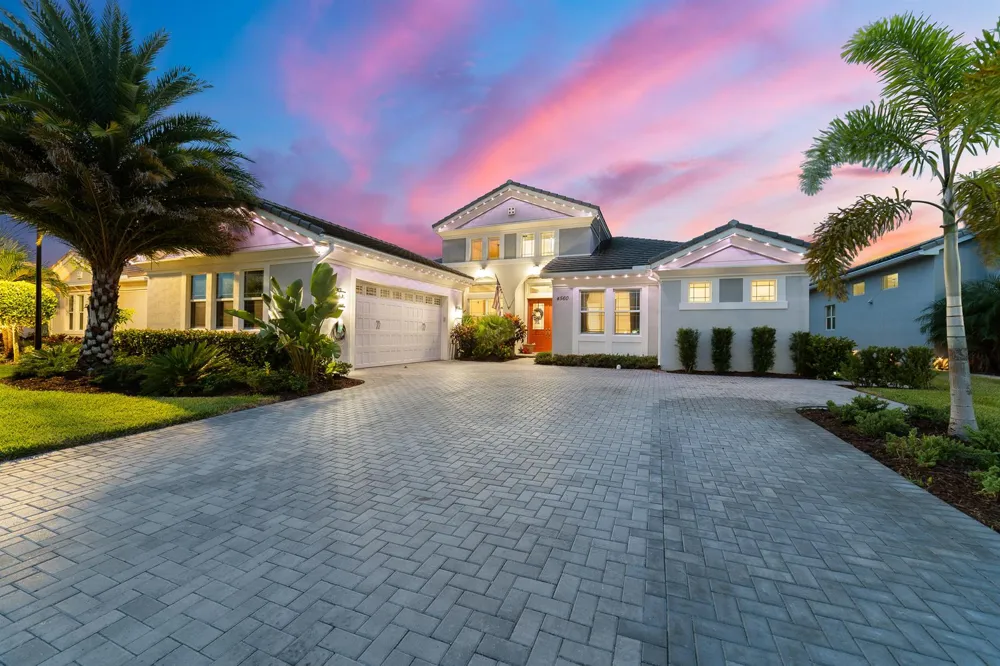 4560 ESTATES CIRCLE 