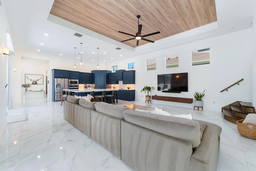 4560 ESTATES CIRCLE 