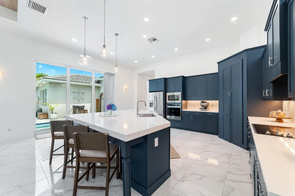4560 ESTATES CIRCLE 
