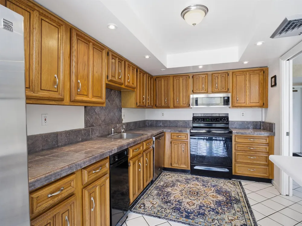 5390 Woodland Lakes Drive #104 Palm Beach Gardens, FL 33418