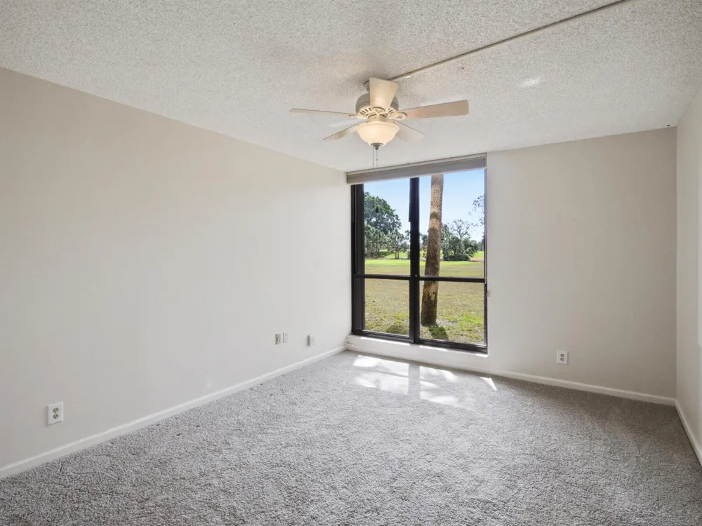 5390 Woodland Lakes Drive #104 Palm Beach Gardens, FL 33418