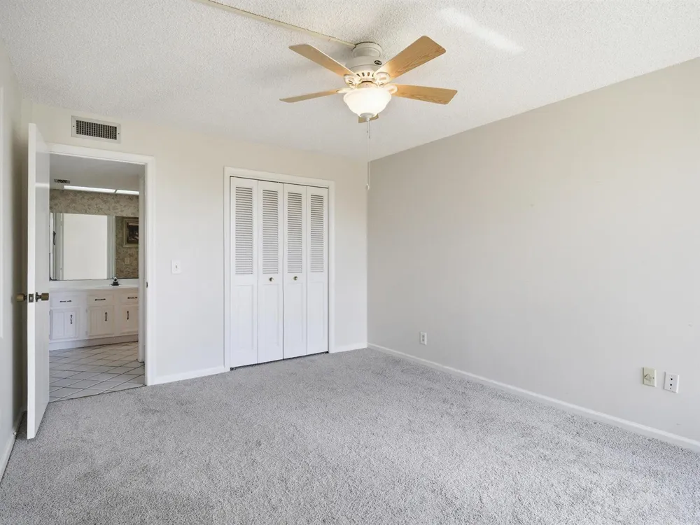 5390 Woodland Lakes Drive #104 Palm Beach Gardens, FL 33418