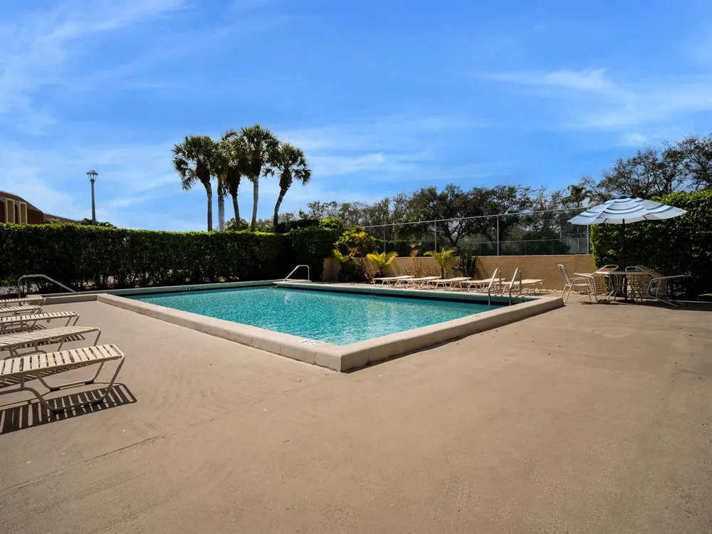 5390 Woodland Lakes Drive #104 Palm Beach Gardens, FL 33418