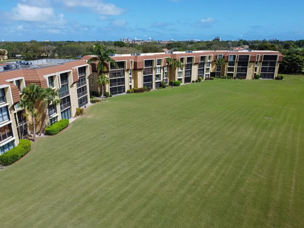 5390 Woodland Lakes Drive #104 Palm Beach Gardens, FL 33418