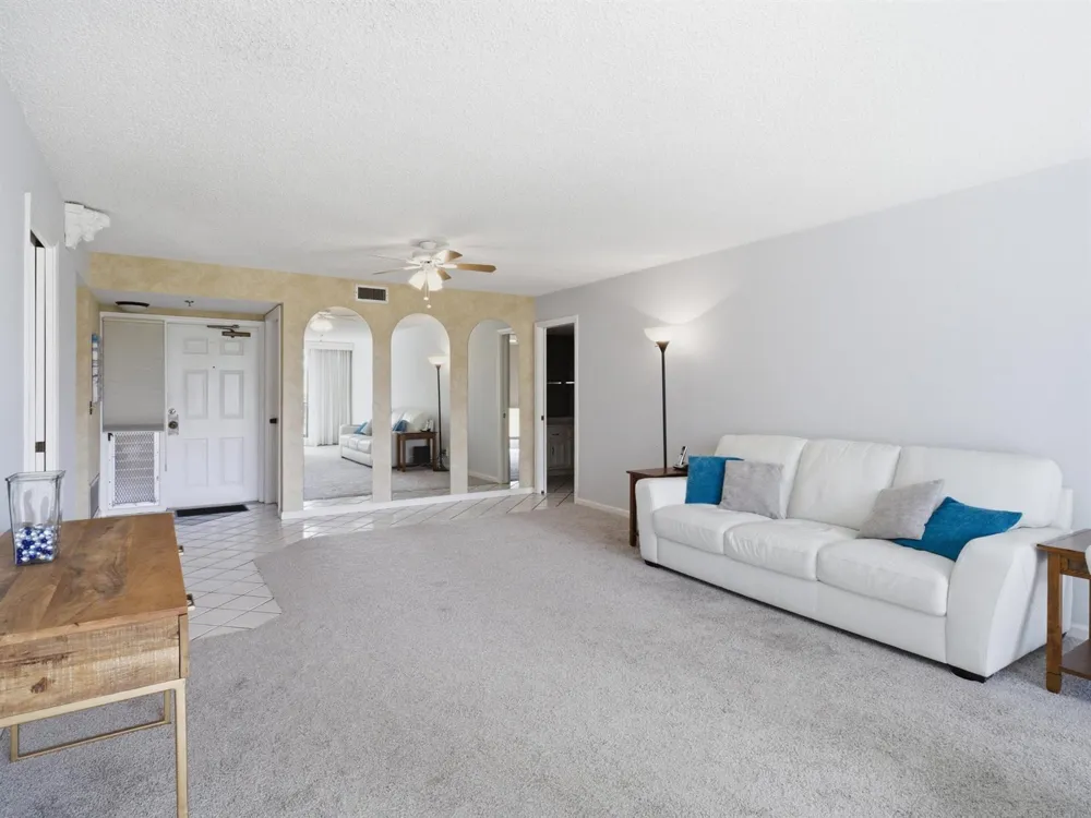 5390 Woodland Lakes Drive #104 Palm Beach Gardens, FL 33418