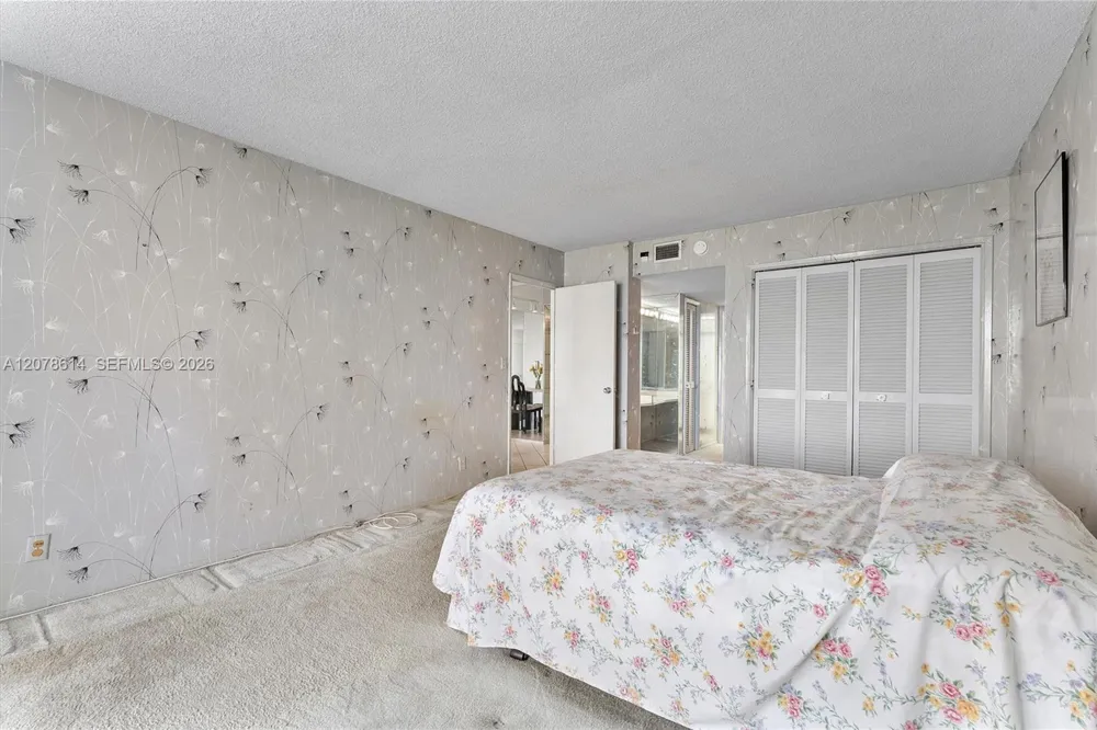 2661 S Course Dr #805 Pompano Beach, FL 33069