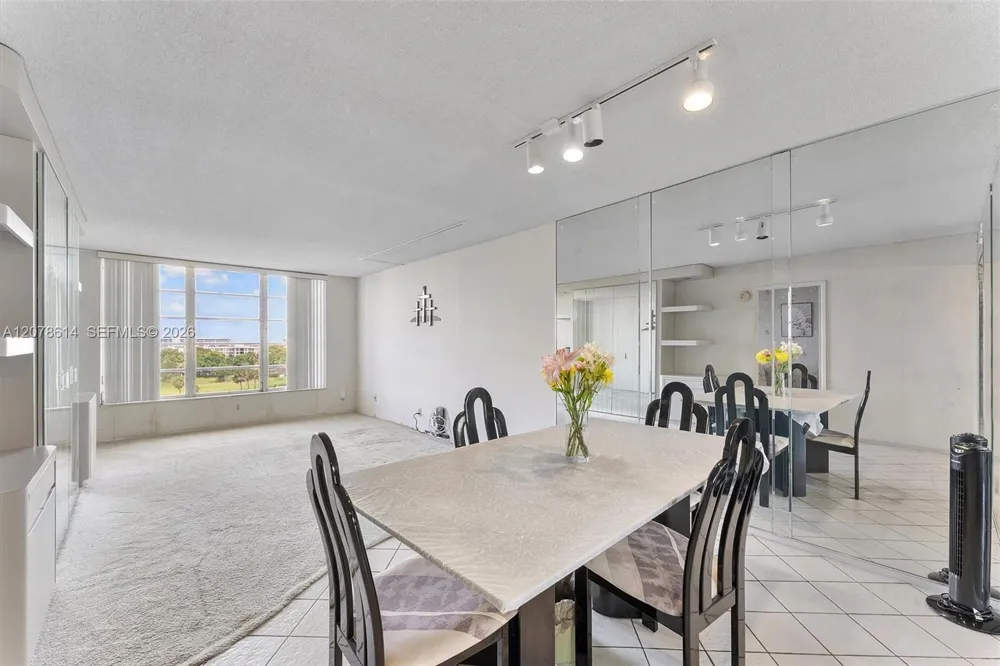 2661 S Course Dr #805 Pompano Beach, FL 33069