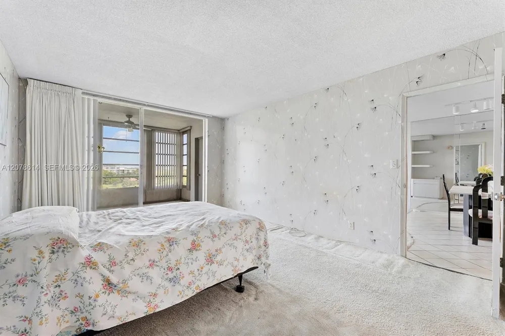 2661 S Course Dr #805 Pompano Beach, FL 33069