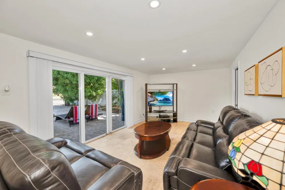1771 NE 35th Street Oakland Park, FL 33334