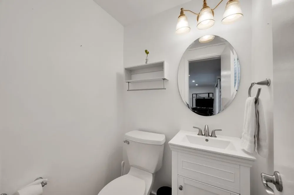 1771 NE 35th Street Oakland Park, FL 33334