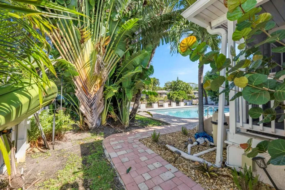 1771 NE 35th Street Oakland Park, FL 33334