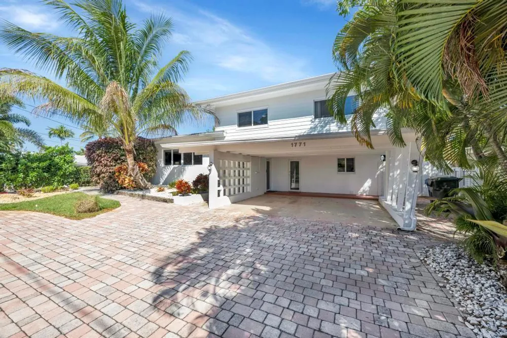 1771 NE 35th Street Oakland Park, FL 33334