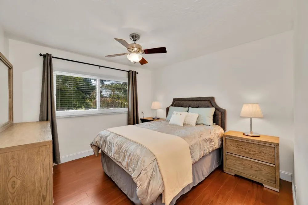1771 NE 35th Street Oakland Park, FL 33334