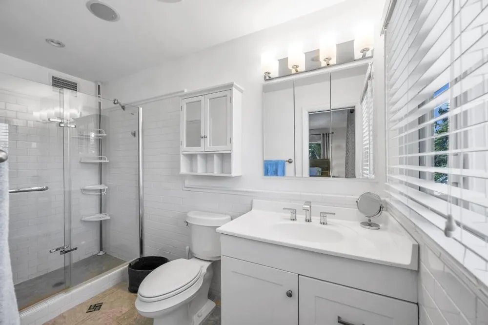 1771 NE 35th Street Oakland Park, FL 33334
