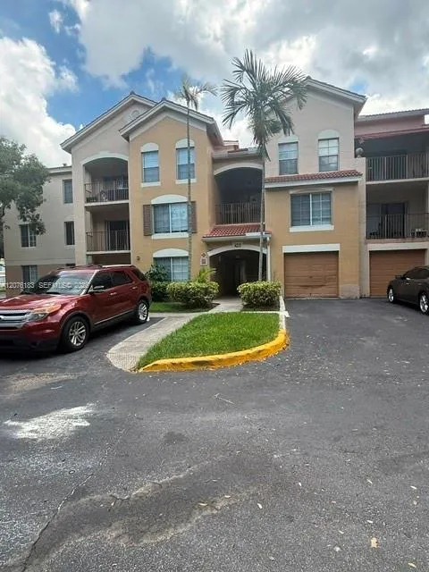 4211 San Marino #106 West Palm Beach, FL 33409