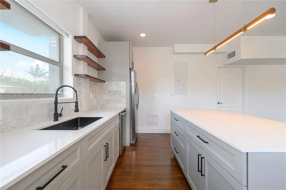 557 Meridian Ave #B Miami Beach, FL 33139