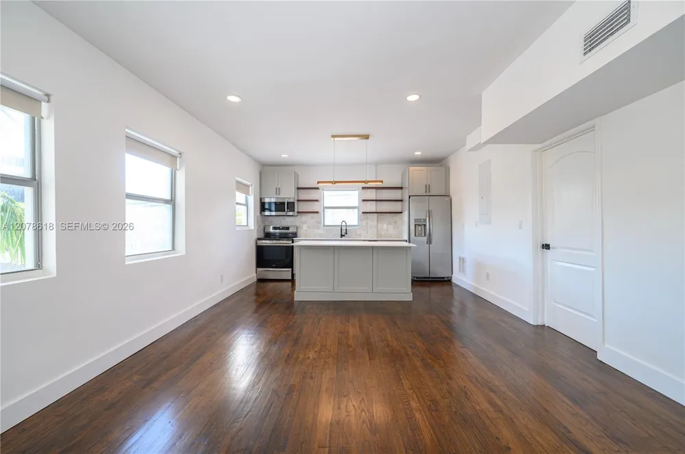 557 Meridian Ave #B Miami Beach, FL 33139