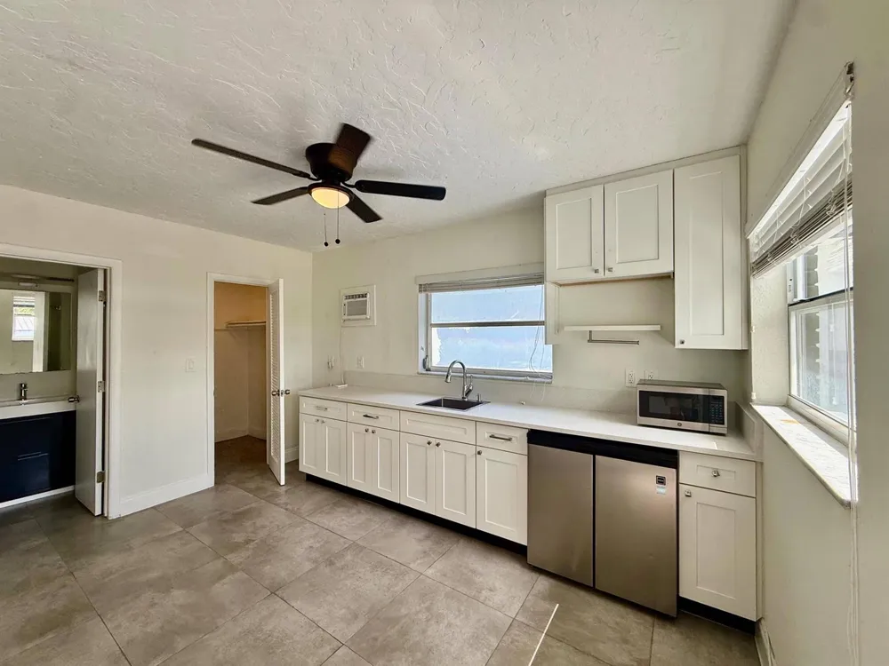 3684 NE 11th Avenue #Unit 4 Oakland Park, FL 33334