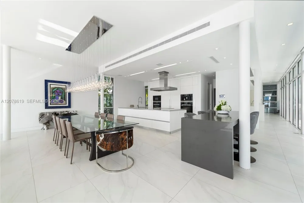 440 S Hibiscus Dr Miami Beach, FL 33139