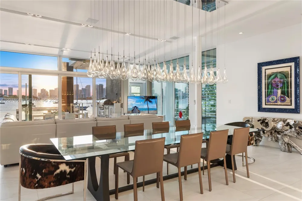 440 S Hibiscus Dr Miami Beach, FL 33139