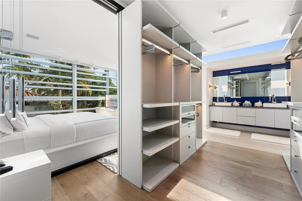 440 S Hibiscus Dr Miami Beach, FL 33139