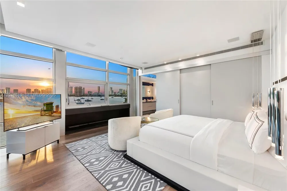 440 S Hibiscus Dr Miami Beach, FL 33139
