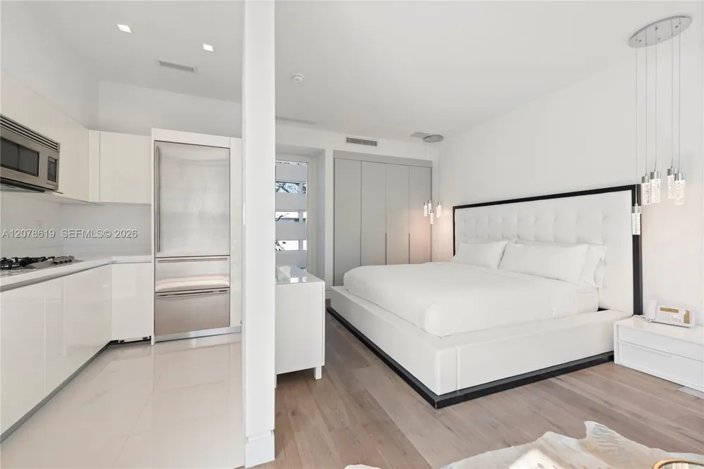 440 S Hibiscus Dr Miami Beach, FL 33139