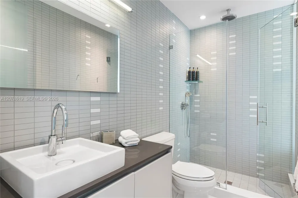 440 S Hibiscus Dr Miami Beach, FL 33139