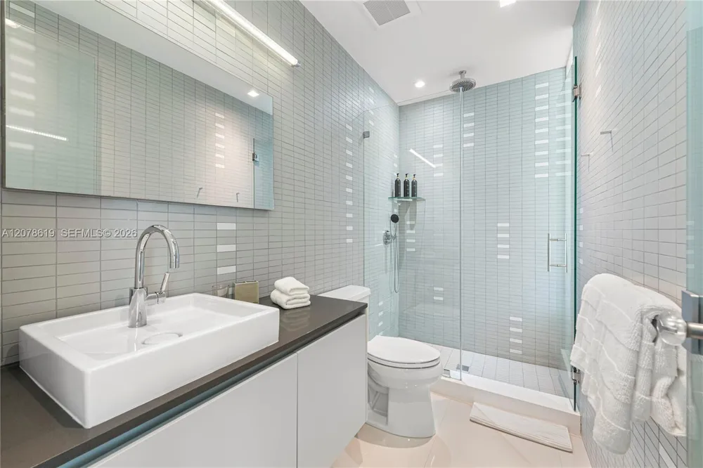 440 S Hibiscus Dr Miami Beach, FL 33139