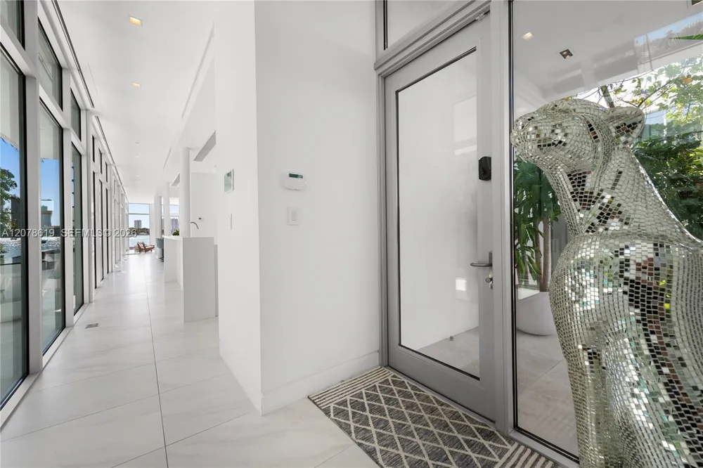 440 S Hibiscus Dr Miami Beach, FL 33139