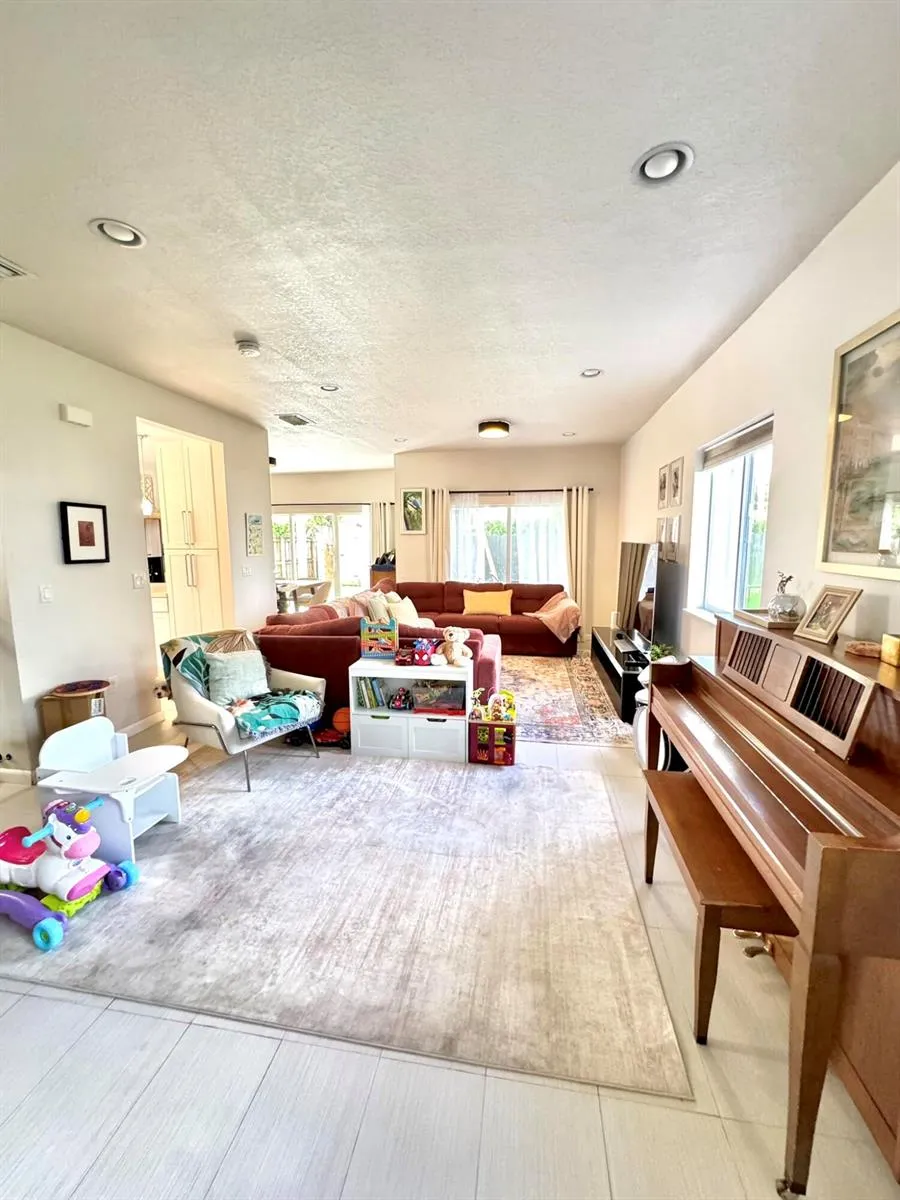 396 NE 33RD TERRACE Homestead, FL 33033