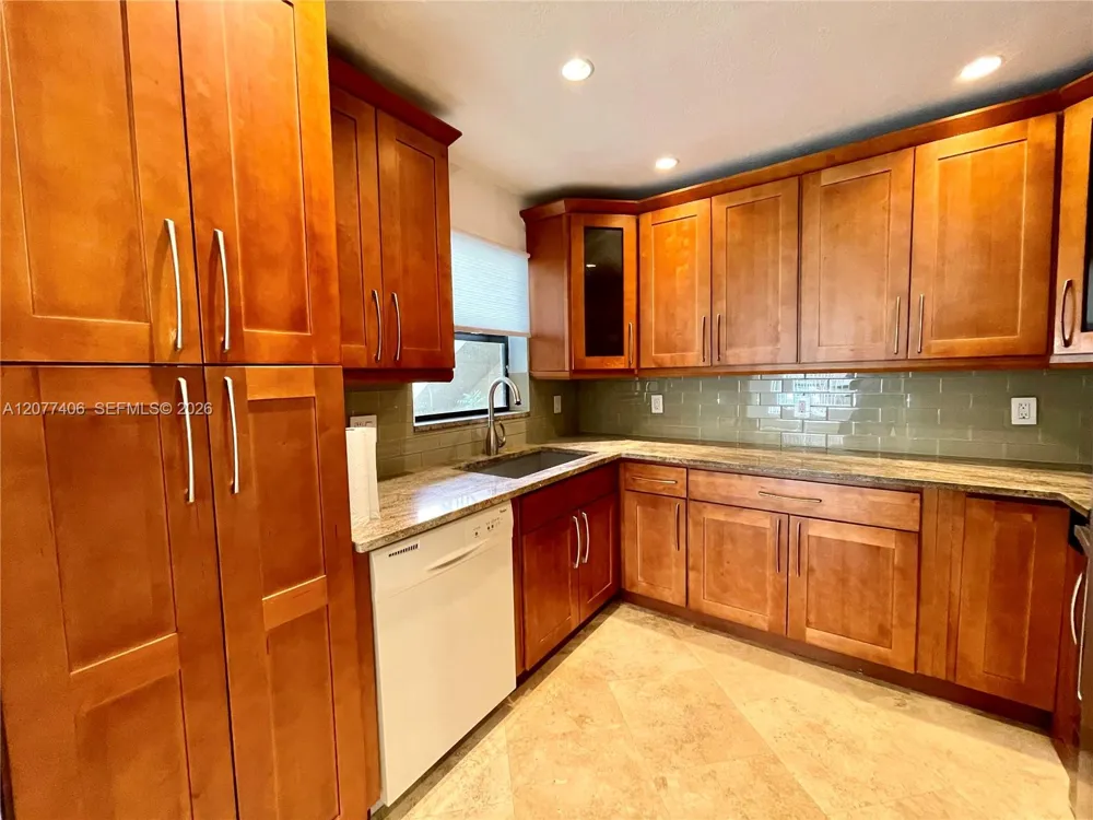 3709 Cocoplum Cir #3543 Coconut Creek, FL 33063