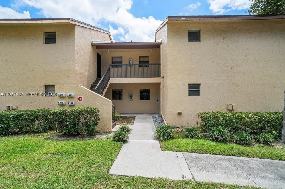 3709 Cocoplum Cir #3543 Coconut Creek, FL 33063