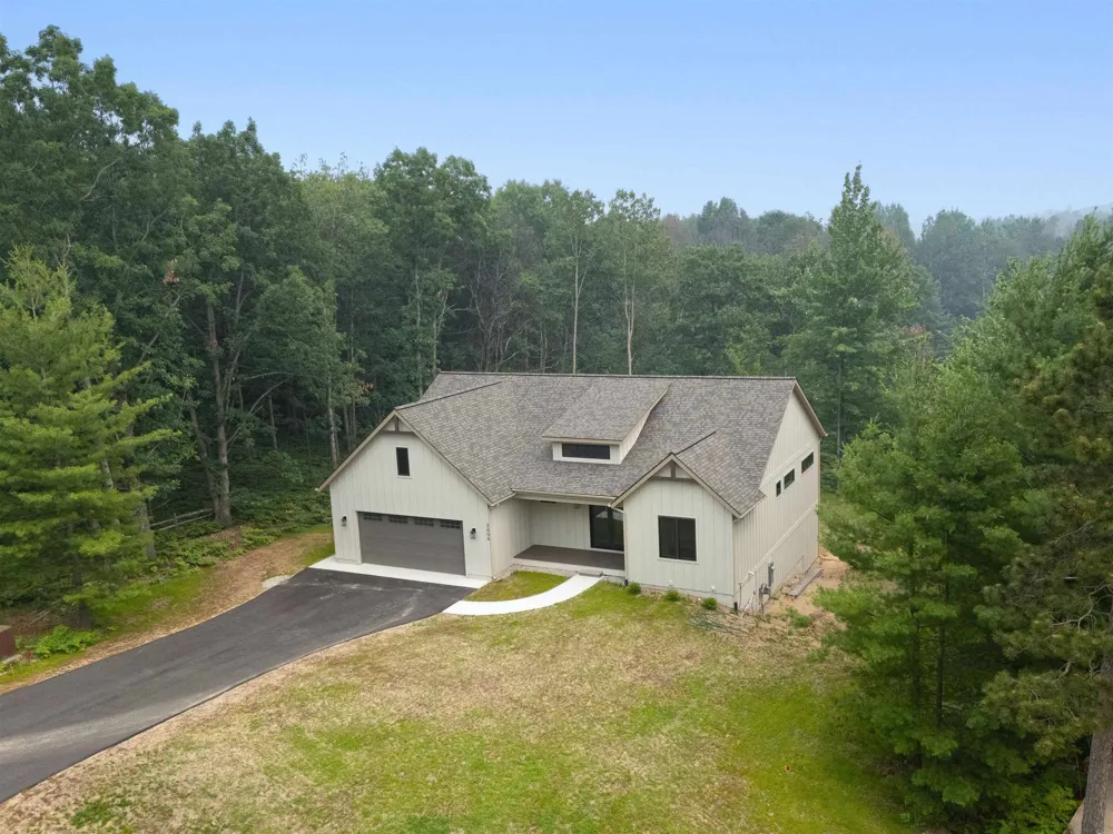 3494 Village Circle Drive East Bay Township, MI 49686