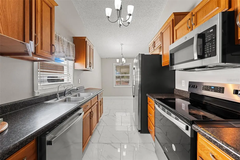 3878 FEATHER DRIVE Lakeland, FL 33812