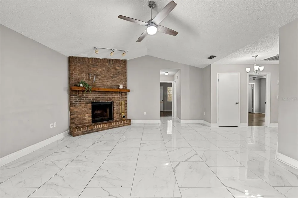 3878 FEATHER DRIVE Lakeland, FL 33812
