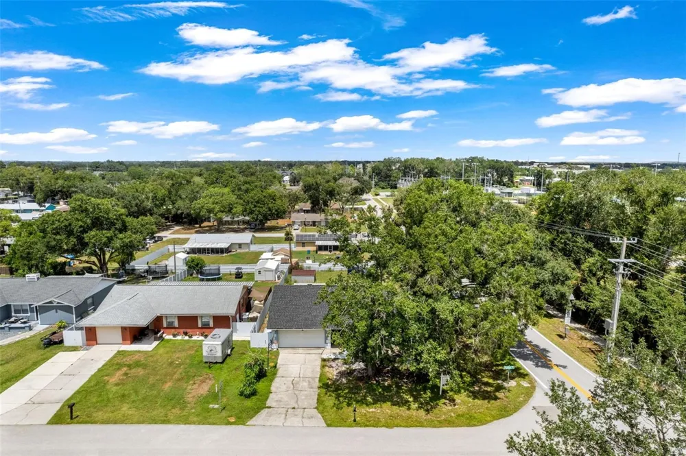 3878 FEATHER DRIVE Lakeland, FL 33812