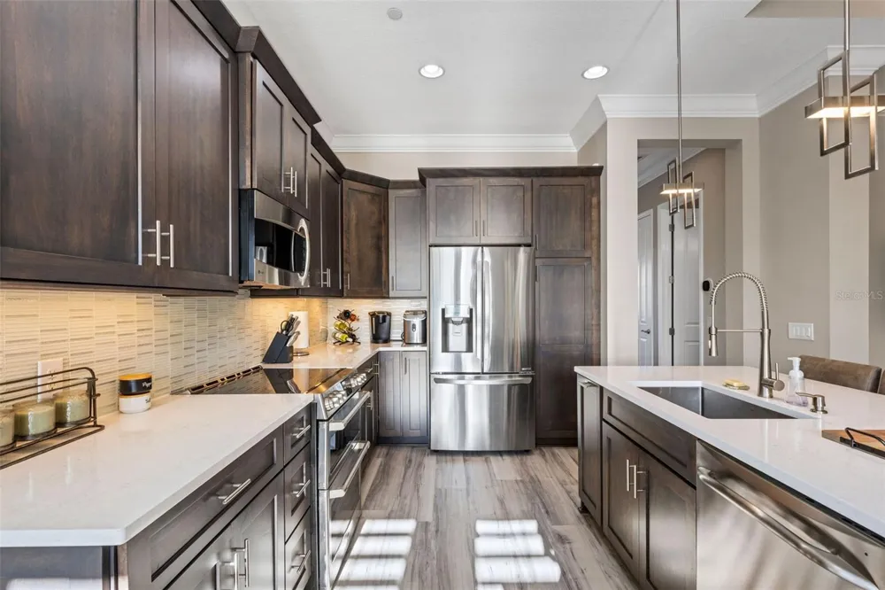 289 SAPPHIRE LAKE DRIVE #202 Bradenton, FL 34209