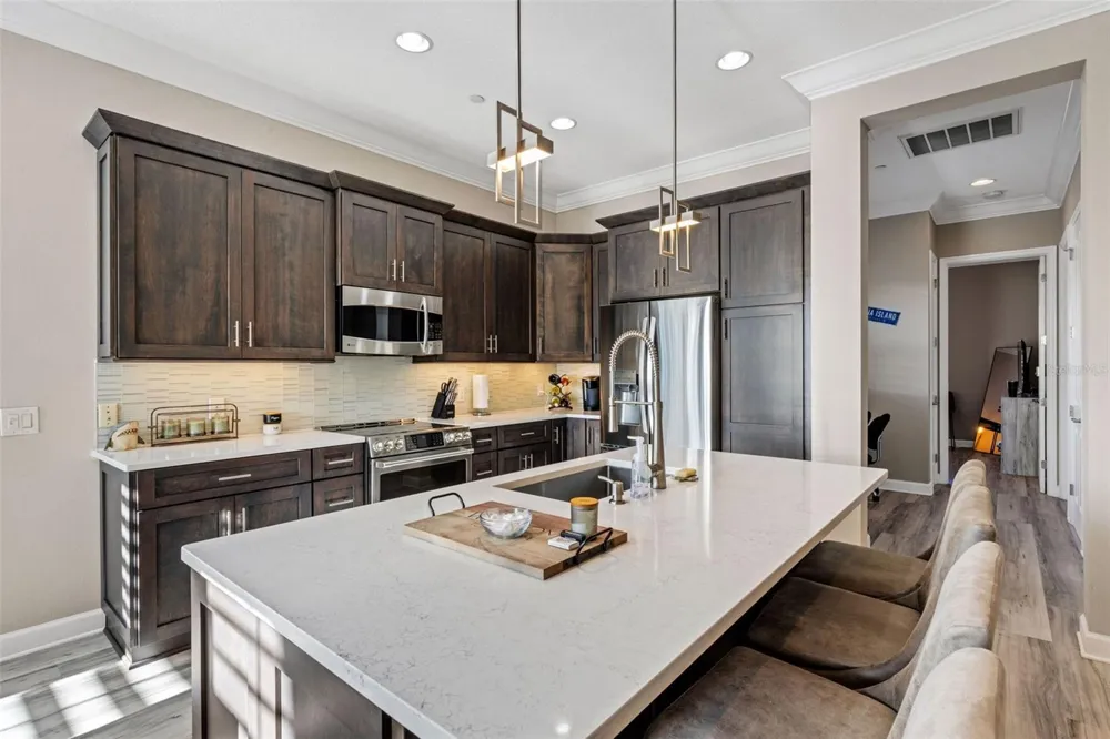 289 SAPPHIRE LAKE DRIVE #202 Bradenton, FL 34209