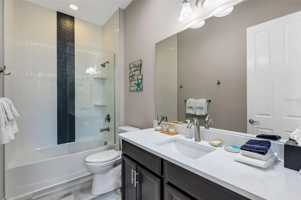 289 SAPPHIRE LAKE DRIVE #202 Bradenton, FL 34209